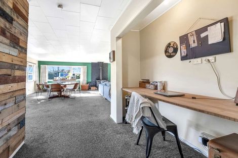 Photo of property in 37 Kawaha Point Road, Fairy Springs, Rotorua, 3015