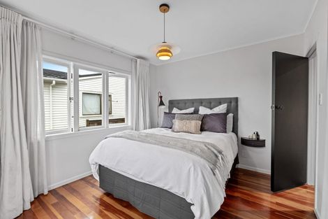 Photo of property in 1/74 College Road, Northcote, Auckland, 0627