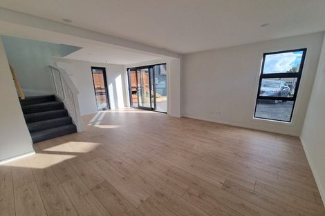 Photo of property in 12 Sunward Rise, Glenfield, Auckland, 0629