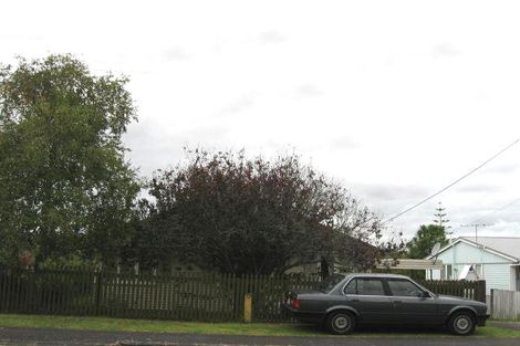 Photo of property in 13 Chippendale Crescent, Birkdale, Auckland, 0626