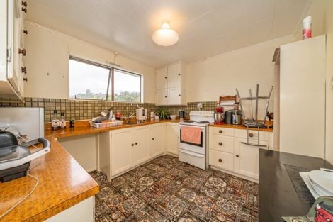 Photo of property in 27 Gemstone Drive, Birchville, Upper Hutt, 5018