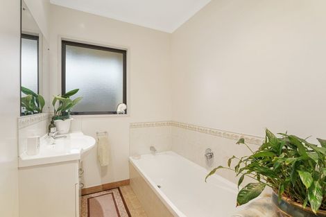 Photo of property in 35 Regent Drive, Paraparaumu Beach, Paraparaumu, 5032