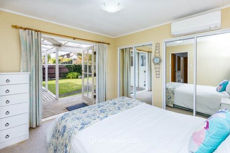 Photo of property in 17 Beryl Grove, Birchville, Upper Hutt, 5018