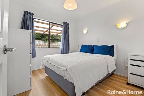 Photo of property in 2/35 Topliss Drive, Northcross, Auckland, 0632