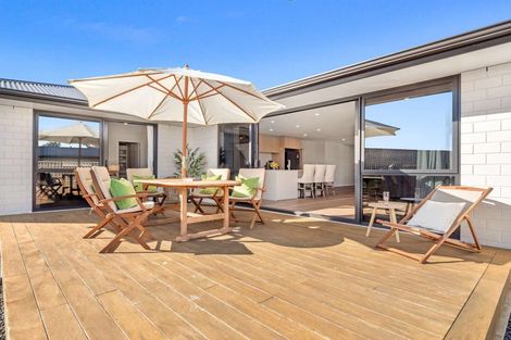 Photo of property in 8 Evan Tasman Lane, Waiuku, 2123