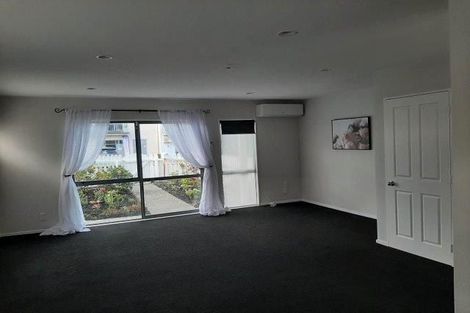Photo of property in 1/3 Hulme Place, Henderson, Auckland, 0612