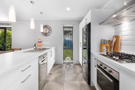 Photo of property in 31 Mooring Close, Whitby, Porirua, 5024