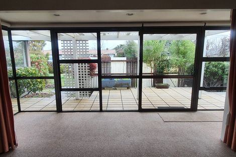 Photo of property in 25 Davidson Crescent, Hornby, Christchurch, 8042