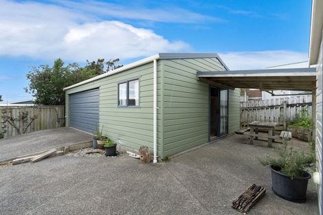 Photo of property in 50 Kahukura Avenue, Waitarere Beach, Levin, 5510