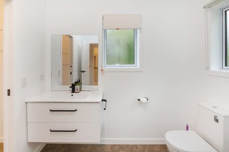 Photo of property in 35 Oram Drive, Turitea, Palmerston North, 4472