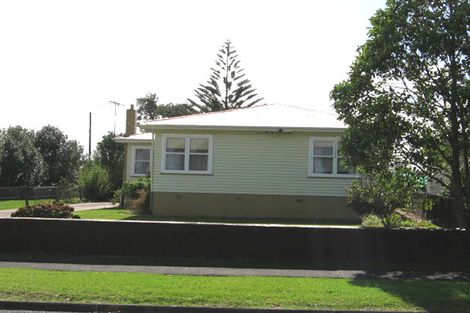 Photo of property in 71 Taikata Road, Te Atatu Peninsula, Auckland, 0610