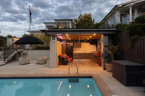 Photo of property in 12 George Street, Hospital Hill, Napier, 4110