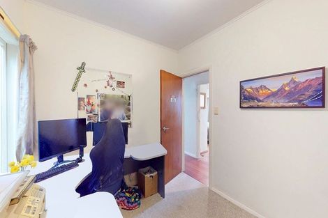 Photo of property in 88 Nevay Road, Karaka Bays, Wellington, 6022