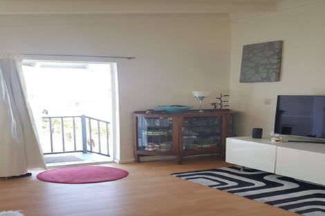 Photo of property in 18/125u Queens Drive, Lyall Bay, Wellington, 6022