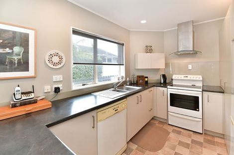 Photo of property in 2/11 Milton Road, Orewa, 0931