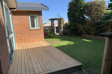 Photo of property in 16 Imelda Road, Te Atatu Peninsula, Auckland, 0610