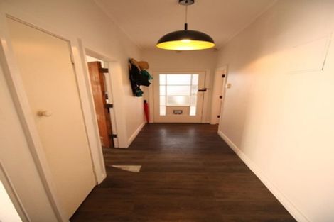 Photo of property in 2/18 Reid Road, New Lynn, Auckland, 0600