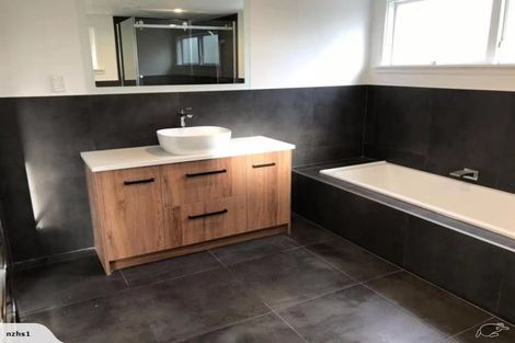 Photo of property in 52a Memorial Avenue, Ilam, Christchurch, 8053