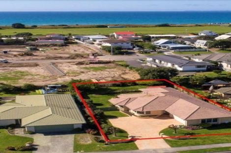 Photo of property in 43 Santa Monica Drive, Papamoa Beach, Papamoa, 3118