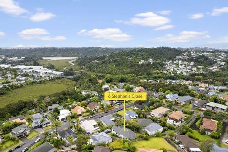 Photo of property in 6 Stephanie Close, Glenfield, Auckland, 0629