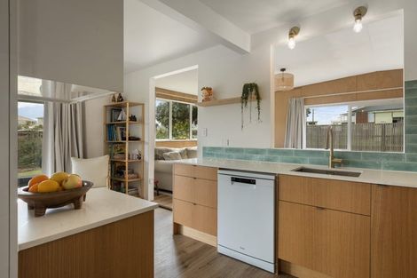 Photo of property in 5 Waiiti Avenue, Waihi Beach, 3611