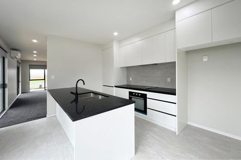 Photo of property in 16 Yellow Pear Lane, Karaka, 2578