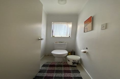 Photo of property in 8 Crosby Road, West Harbour, Auckland, 0618