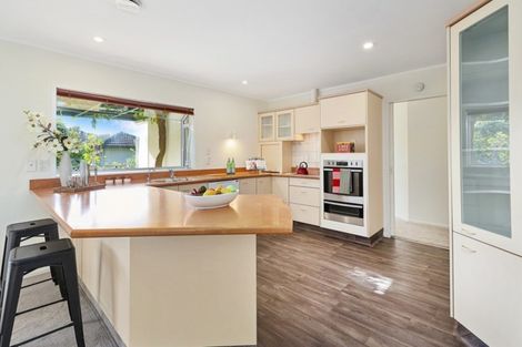 Photo of property in 17 Samwell Drive, Whitby, Porirua, 5024