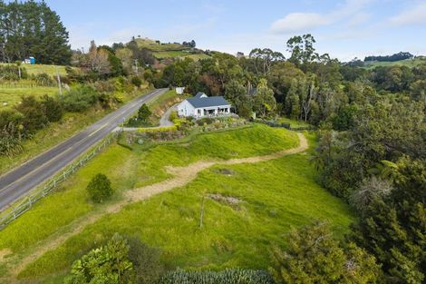 Photo of property in 614 Kaitemako Road, Welcome Bay, Tauranga, 3175
