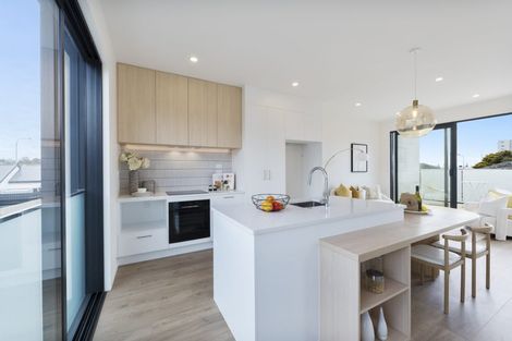 Photo of property in 8/6 Shakespeare Road, Milford, Auckland, 0620