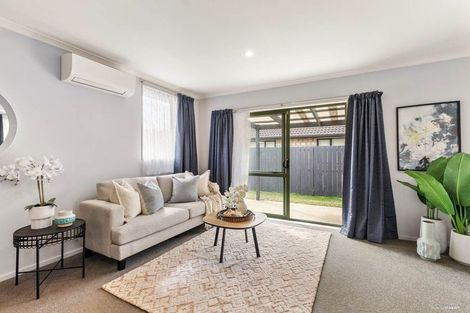 Photo of property in 7 Kathleen Reece Place, Waiuku, 2123