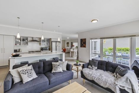 Photo of property in 4 Kensington Drive, Orewa, 0931