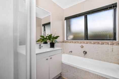 Photo of property in 11 Kaimoana Street, Weymouth, Auckland, 2103