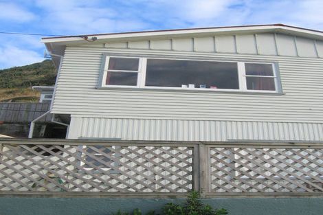 Photo of property in 140 Owhiro Bay Parade, Owhiro Bay, Wellington, 6023