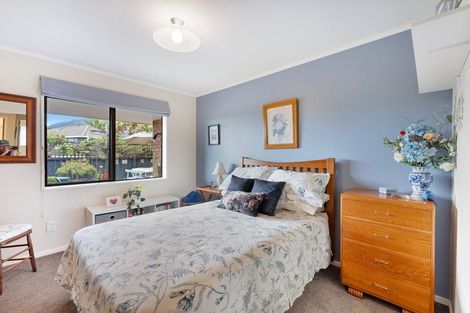 Photo of property in 2 Amokura Street, Waikanae, 5036