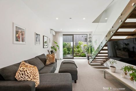 Photo of property in 20u4 Trent Street, Island Bay, Wellington, 6023