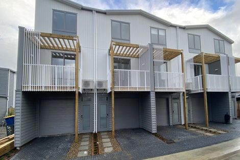 Photo of property in 5/2 Moor Avenue, Te Atatu Peninsula, Auckland, 0610