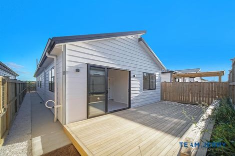Photo of property in 43 Tributary Parade, Karaka, 2113
