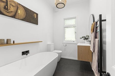 Photo of property in 70 Overtoun Terrace, Hataitai, Wellington, 6021