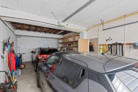 Photo of property in 12 Beaumont Crescent, Frankleigh Park, New Plymouth, 4310