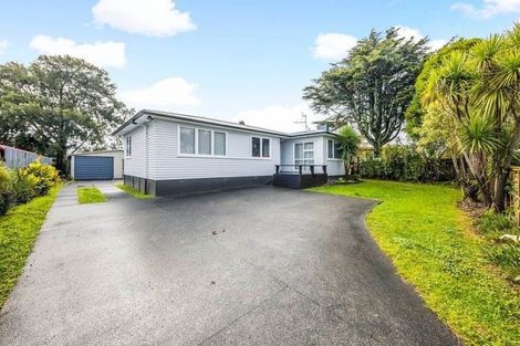 Photo of property in 17 President Avenue, Papakura, 2110