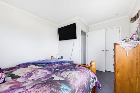 Photo of property in 15 Discovery Place, Marfell, New Plymouth, 4310