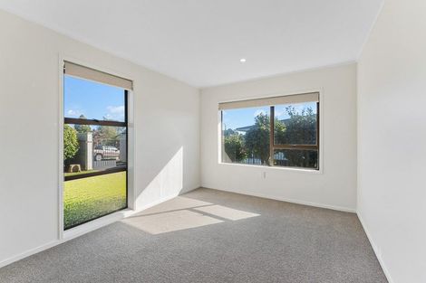 Photo of property in 21 Nevada Drive, Merrilands, New Plymouth, 4312