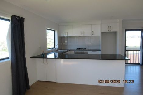 Photo of property in 25 Glenbervie Crescent, Massey, Auckland, 0614