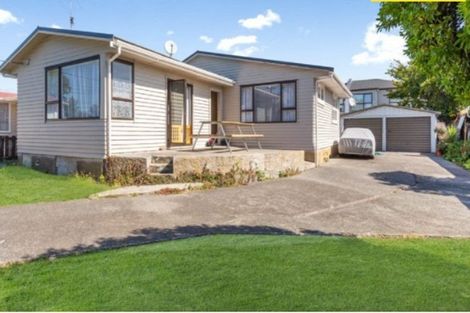 Photo of property in 18 Saint Leonards Road, Kelston, Auckland, 0602