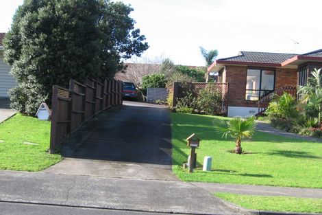 Photo of property in 44 Channing Crescent, Botany Downs, Auckland, 2010