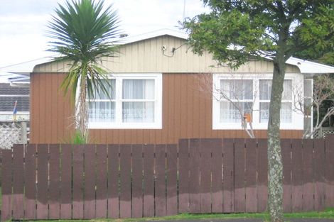 Photo of property in 52 Waimumu Road, Massey, Auckland, 0614