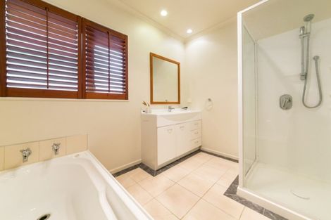 Photo of property in 28 Russell Robertson Drive, Havelock North, 4130