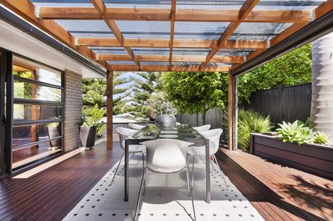 Photo of property in 105 Pine Harbour Parade, Beachlands, Auckland, 2018