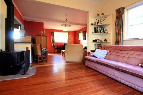 Photo of property in 42 Minnehaha Avenue, Titirangi, Auckland, 0604